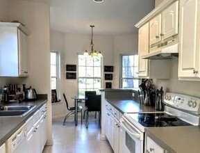 20 Victoria Square Crossing in Hilton Head Island, SC - Building Photo - Building Photo