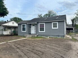 626 Kirk Pl in San Antonio, TX - Building Photo