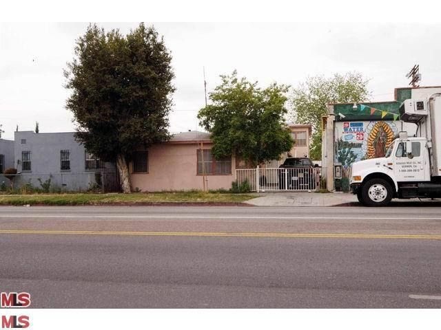 8219 S Central Ave in Los Angeles, CA - Building Photo