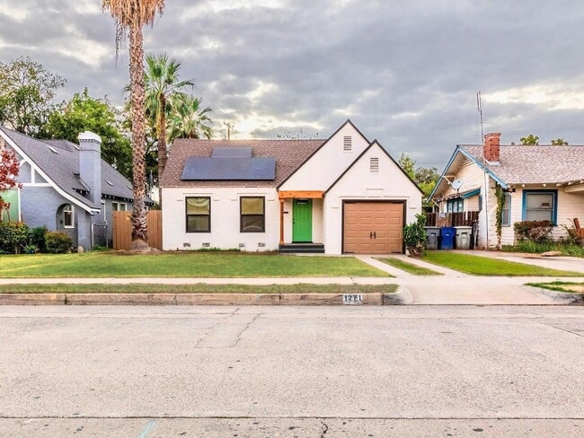 property at 1271 N Roosevelt Ave