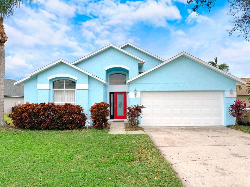 7925 Golden Pond Cir in Kissimmee, FL - Building Photo