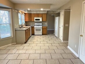 4085 Spinnaker Dr in Duluth, GA - Foto de edificio - Building Photo