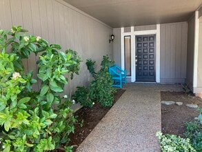 1382 Love Way in Auburn, CA - Building Photo - Building Photo
