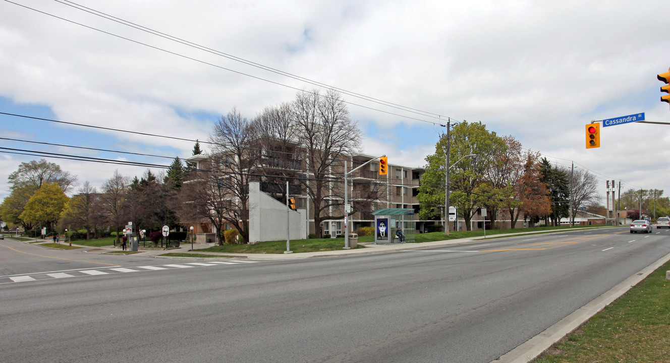 270 Cassandra Blvd in Toronto, ON - Building Photo