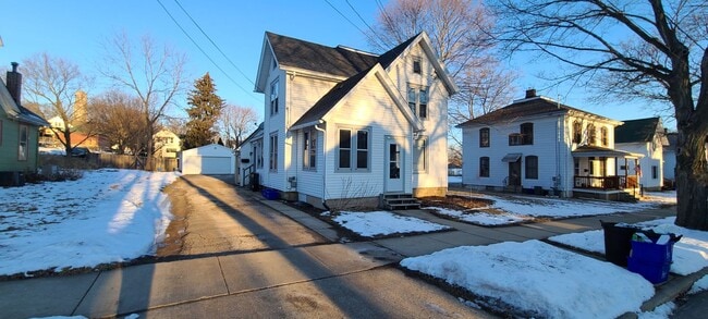 property at 417 Origen St