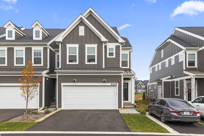 property at 2220 Weatherbee Ln