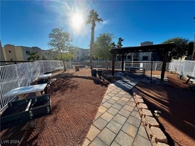 2056 Mesquite Ln in Laughlin, NV - Building Photo