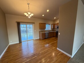 1820 SW Silverstone Ave in Mountain Home, ID - Foto de edificio - Building Photo