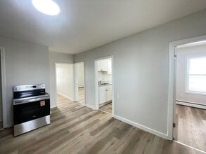 124 Beech St in Manchester, NH - Foto de edificio - Building Photo