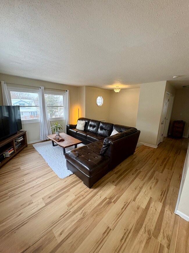 304 E Bell Ave in Des Moines, IA - Building Photo - Building Photo