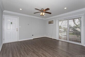 675 Conklin St in Farmingdale, NY - Building Photo - Building Photo