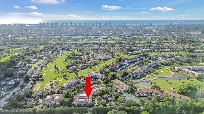 1044 Woodshire Ln in Naples, FL - Foto de edificio - Building Photo