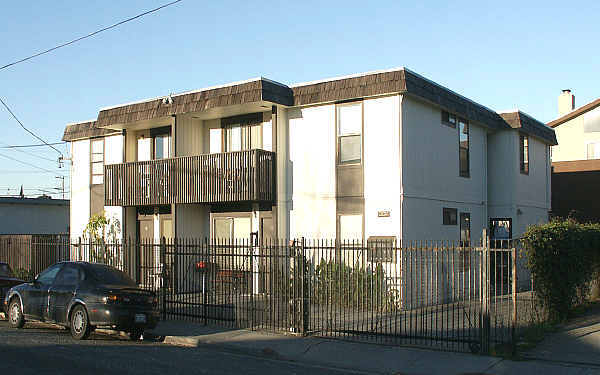 2839 Del Camino Dr in San Pablo, CA - Building Photo - Building Photo