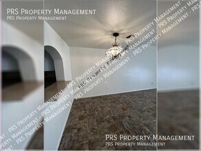 1321 S Marilyn Ann Dr in Tempe, AZ - Building Photo - Building Photo