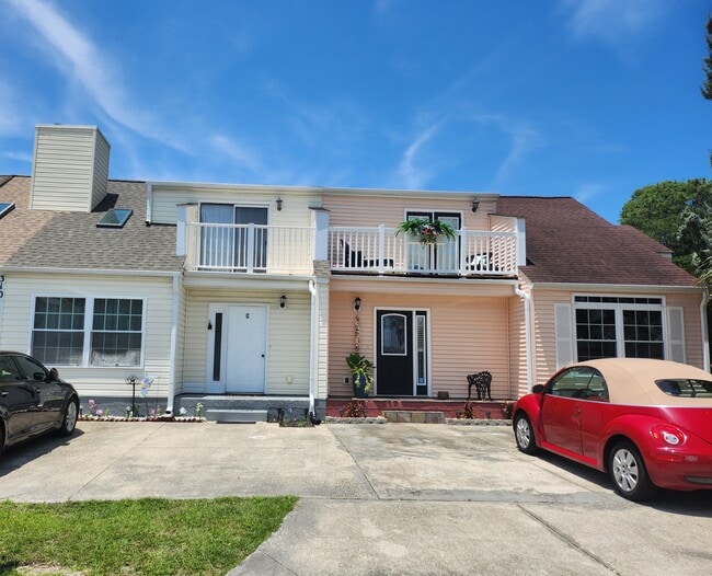 310 Lakeside Dr