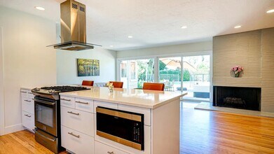 1415 Butterfield Rd in San Anselmo, CA - Building Photo - Building Photo