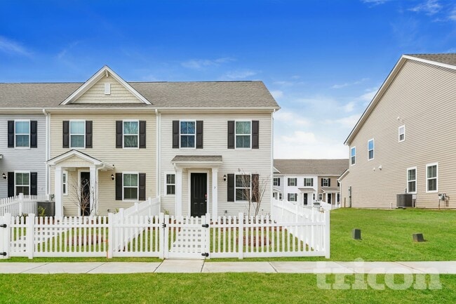 property at 7 Beautyberry St