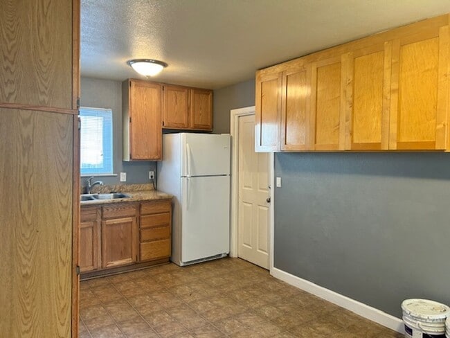 374 Burton Ave in Rohnert Park, CA - Building Photo - Building Photo