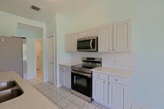 1876 Jamaica Dr in Navarre, FL - Building Photo - Building Photo