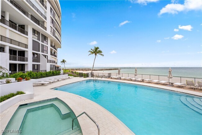 2318 Gulf Shore Blvd N in Naples, FL - Building Photo - Building Photo