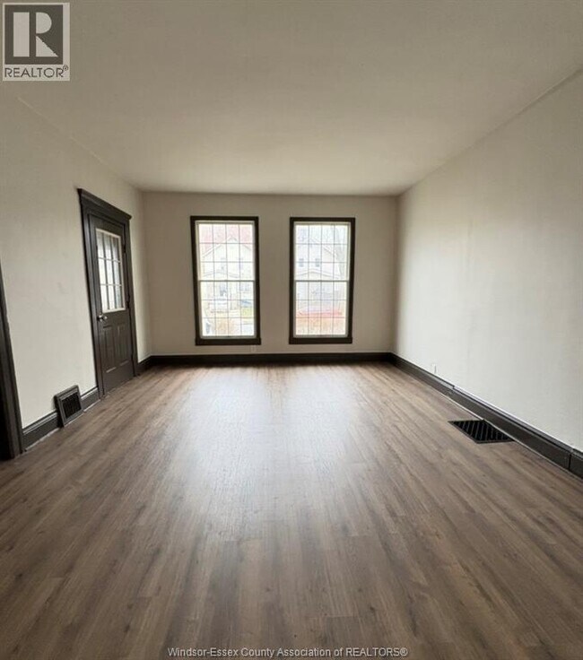 1011 Windsor Ave in Windsor, ON - Building Photo - Building Photo