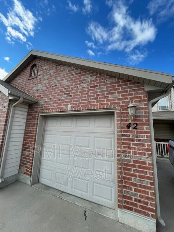 652 W 800 N in Clinton, UT - Foto de edificio - Building Photo