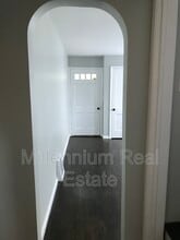 136 E Hopkins Ave in Pontiac, MI - Foto de edificio - Building Photo