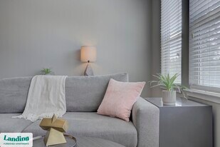 1111 Austin Hwy in San Antonio, TX - Building Photo