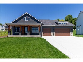 4945 Noble Dr NW in Rochester, MN - Building Photo