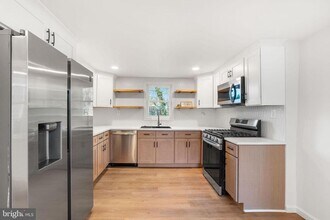 4 Walnut St in Salem, NJ - Building Photo - Building Photo