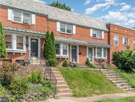 2462 Brookwood St in Harrisburg, PA - Building Photo