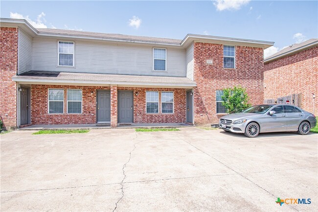 property at 3708 Malibu Ln