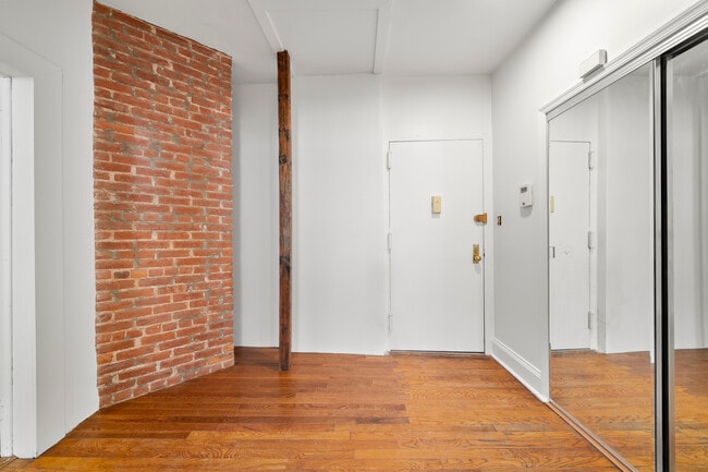 property at 553 Undercliff Ave