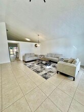 22449 Middletown Dr in Boca Raton, FL - Building Photo - Building Photo