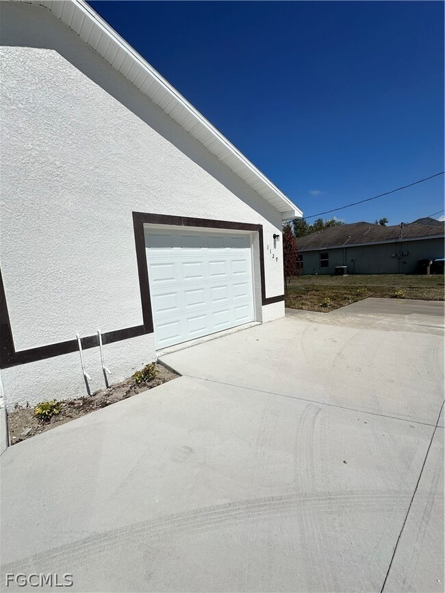 1131 SW 16th Terrace