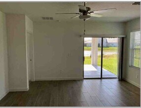 10721 Gable Dig Lp in San Antonio, FL - Building Photo - Building Photo