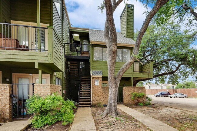 9831 Walnut St in Dallas, TX - Building Photo - Building Photo