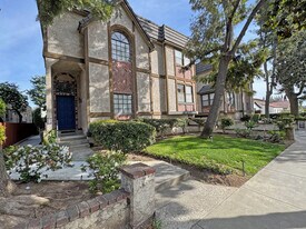 416 N Bushnell Ave, Unit F in Alhambra, CA - Building Photo