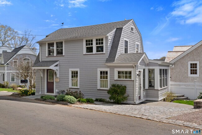 218 Totoket Rd in Branford, CT - Building Photo - Building Photo