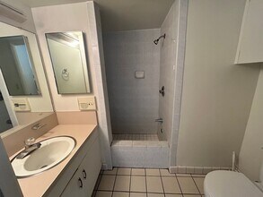 1561 Kanunu St in Honolulu, HI - Building Photo - Building Photo