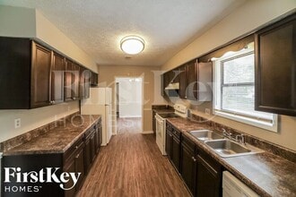 8805 Elon Trail in Jonesboro, GA - Foto de edificio - Building Photo