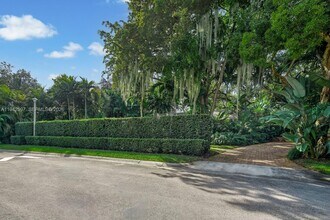 530 Melaleuca Ln in Miami, FL - Building Photo - Building Photo