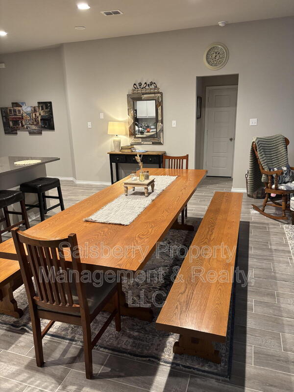 5745 Brookville Dr in Fort Worth, TX - Building Photo - Building Photo