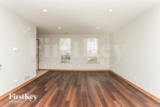 932 Symphony Dr in Aurora, IL - Building Photo - Building Photo