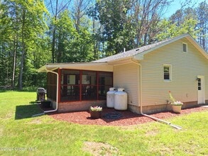 1031 Saratoga Rd in Gansevoort, NY - Building Photo - Building Photo