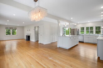 19 Sherwood Dr in Westport, CT - Building Photo - Building Photo