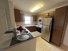 4007 NW 87th Ave in Sunrise, FL - Building Photo