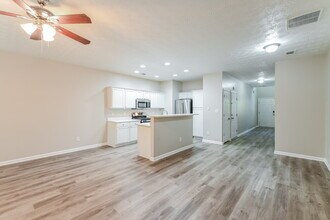 770 Brookside Parc Ln in Avondale Estates, GA - Building Photo - Building Photo