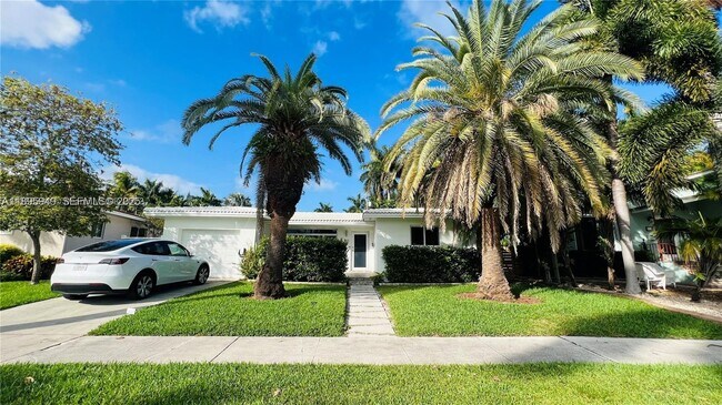 911 N 14th Ave in Hollywood, FL - Building Photo - Building Photo