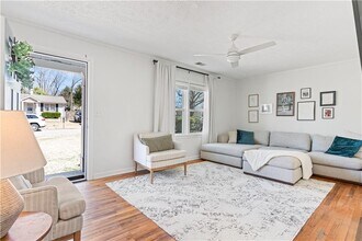 1060 McLinden Ave SE in Smyrna, GA - Building Photo - Building Photo